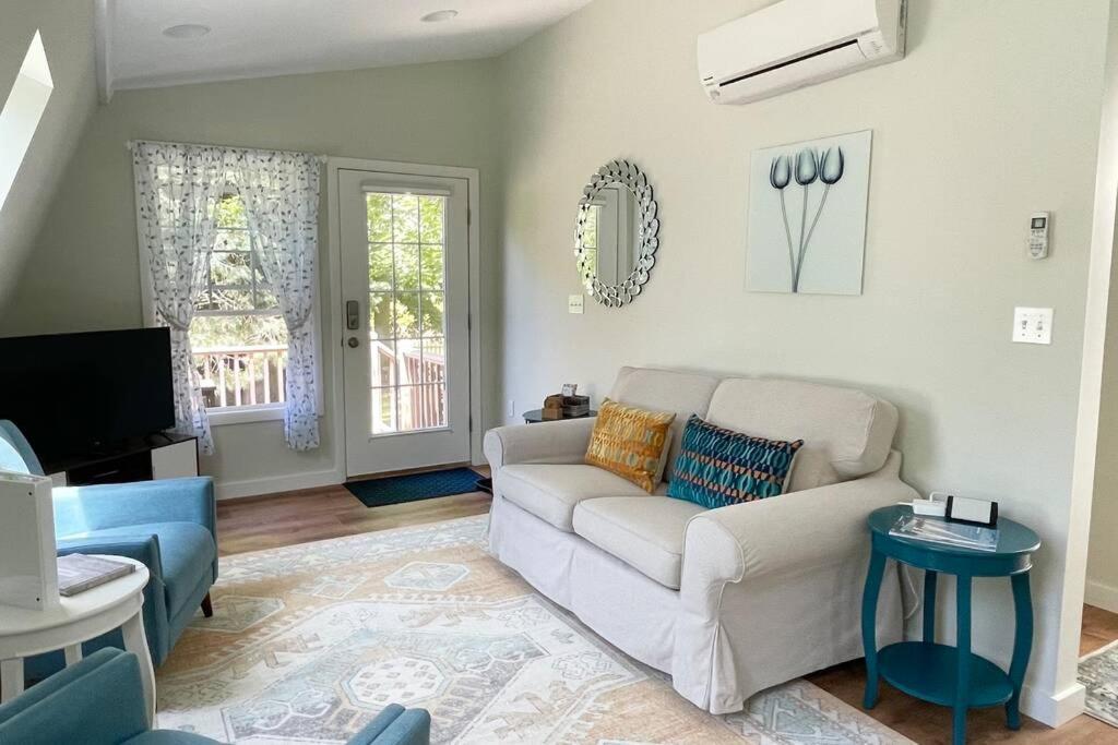 Newly Renovated Carriage House Near Town & Beaches Madison Zewnętrze zdjęcie